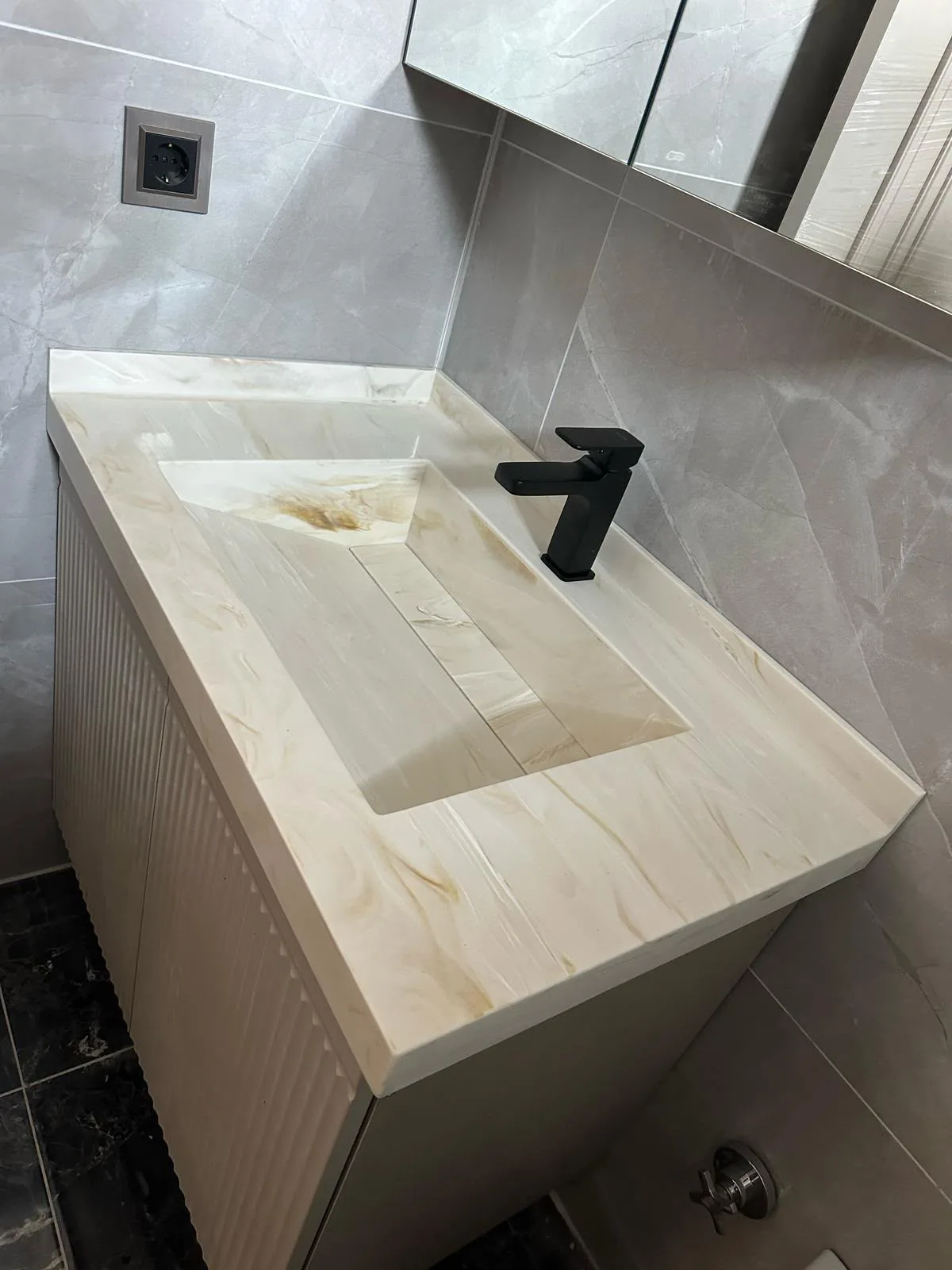 Bathroom countertop and vanity installation — image 31