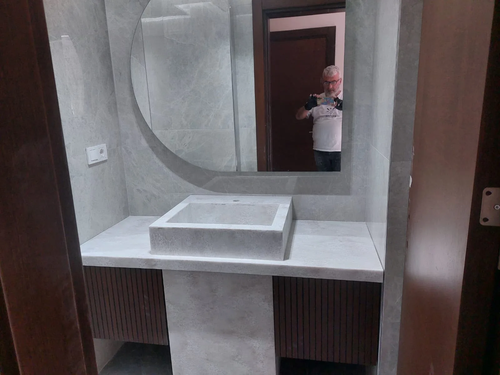 Bathroom countertop and vanity installation — image 41