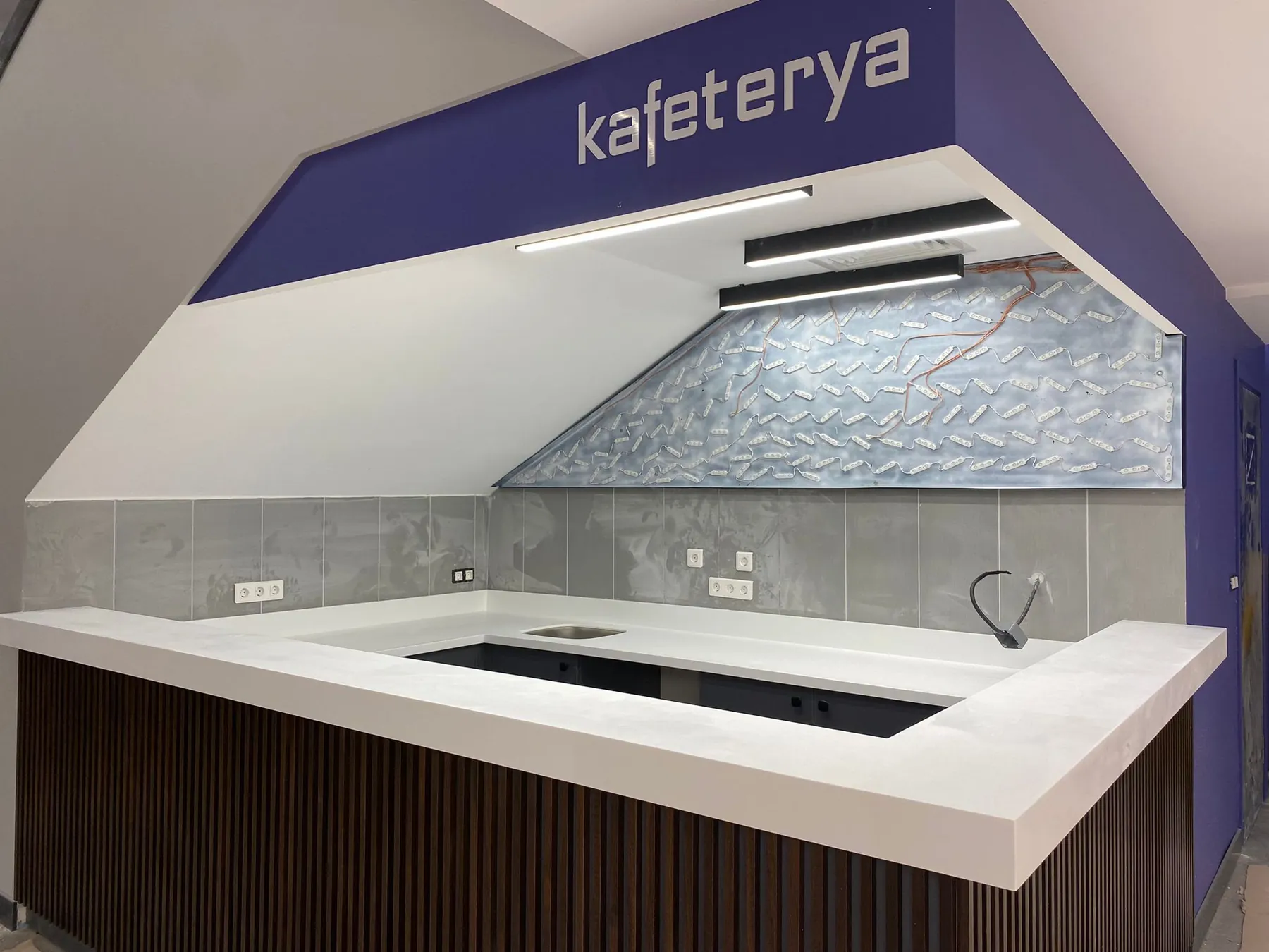 Restoran servis bankosu ve yüzey uygulaması — uygulama detayı 30