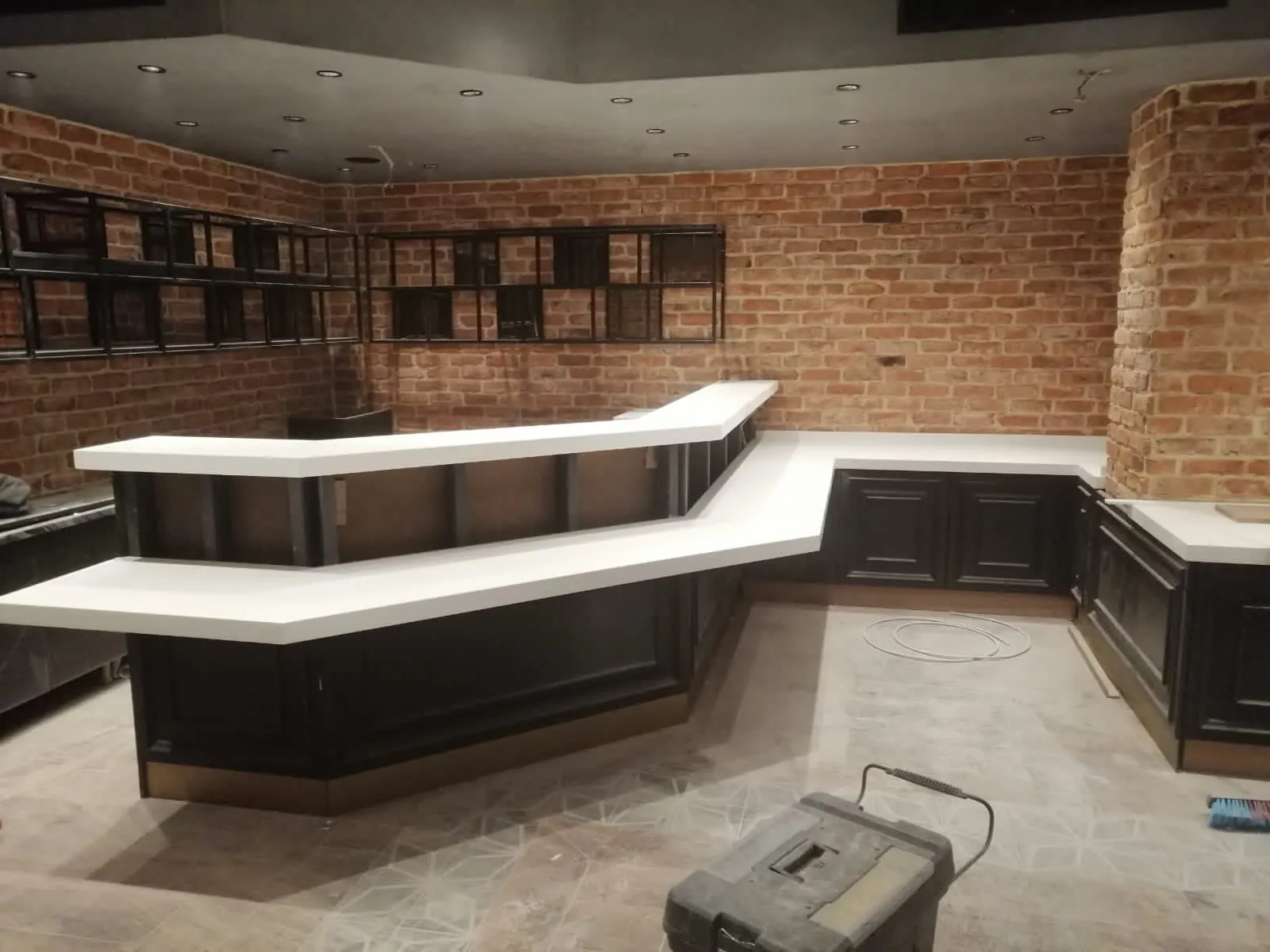 Restoran servis bankosu ve yüzey uygulaması — uygulama detayı 43