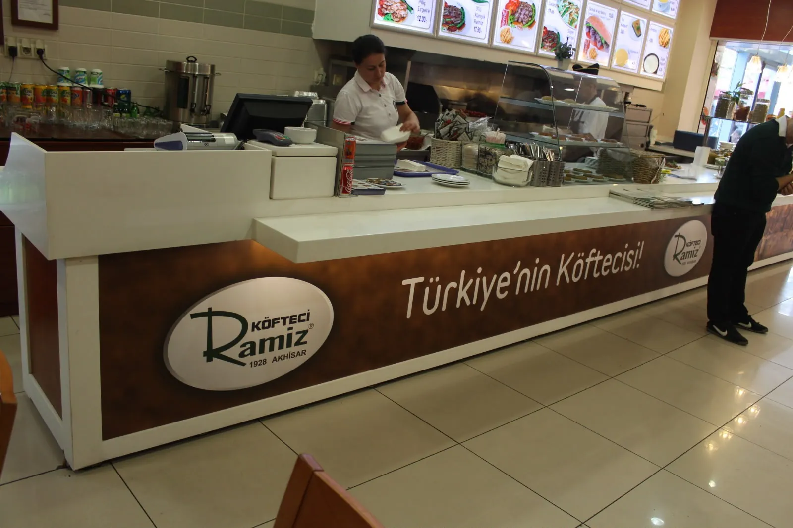 Restoran servis bankosu ve yüzey uygulaması — uygulama detayı 67