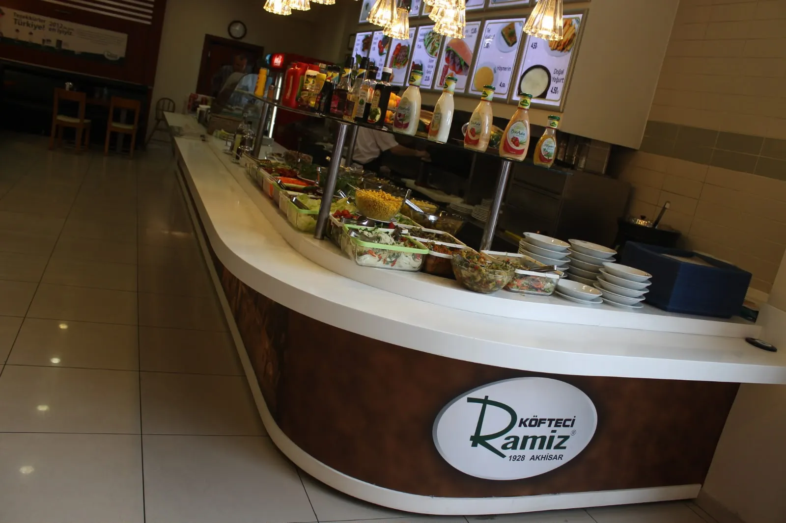 Restoran servis bankosu ve yüzey uygulaması — uygulama detayı 77