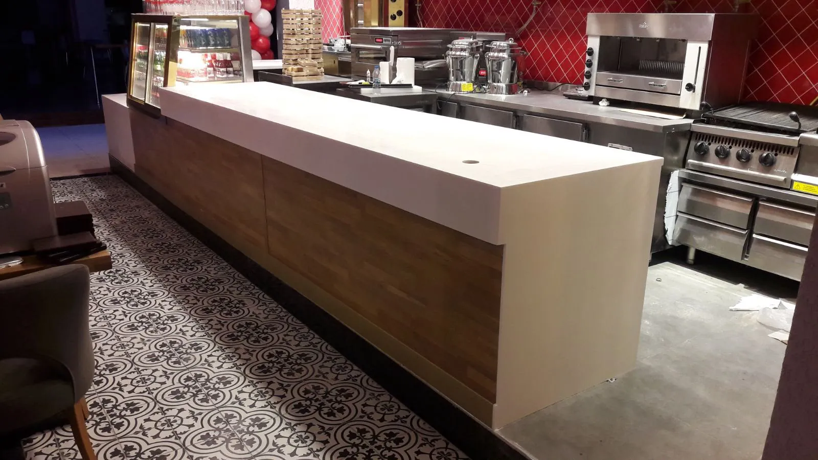 Restoran servis bankosu ve yüzey uygulaması — uygulama detayı 88